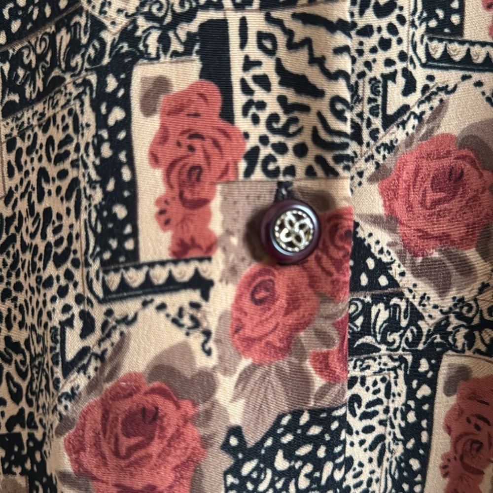 Vintage Patterned Button-Up Shirt - Picture 3 of 8